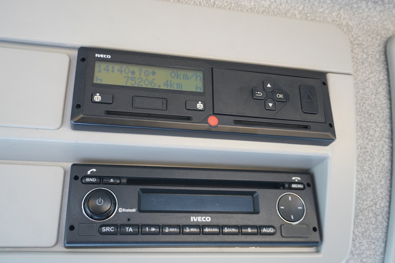 IVECO Eurocargo 160-210 / 75,000 km! / OMARS lowered tow truck platform / Fork - Araba taşıyıcı kamyon: fotoğraf 3 IVECO Eurocargo 160-210 / 75,000 km! / OMARS lowered tow truck platform / Fork - Araba taşıyıcı kamyon: fotoğraf 3