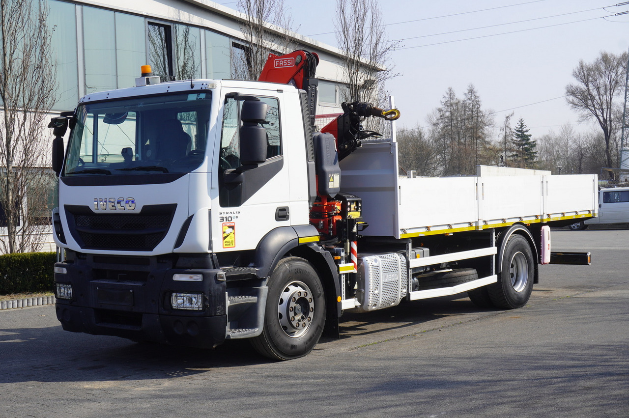 IVECO STRALIS 310 E6 / HDS FASSI 155 6.2 T / 250 thousand km - Sal/ Açık kasa kamyon, Vinçli kamyon: fotoğraf 2 IVECO STRALIS 310 E6 / HDS FASSI 155 6.2 T / 250 thousand km - Sal/ Açık kasa kamyon, Vinçli kamyon: fotoğraf 2