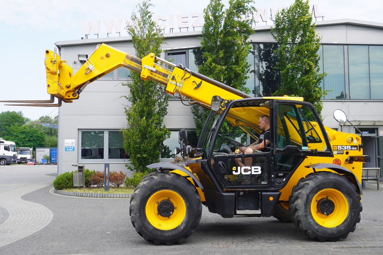 JCB 535-95 / 3.5 T / range 9.5 m / joystick / 2021 - Teleskopik tekerlekli yükleyici: fotoğraf 2 JCB 535-95 / 3.5 T / range 9.5 m / joystick / 2021 - Teleskopik tekerlekli yükleyici: fotoğraf 2