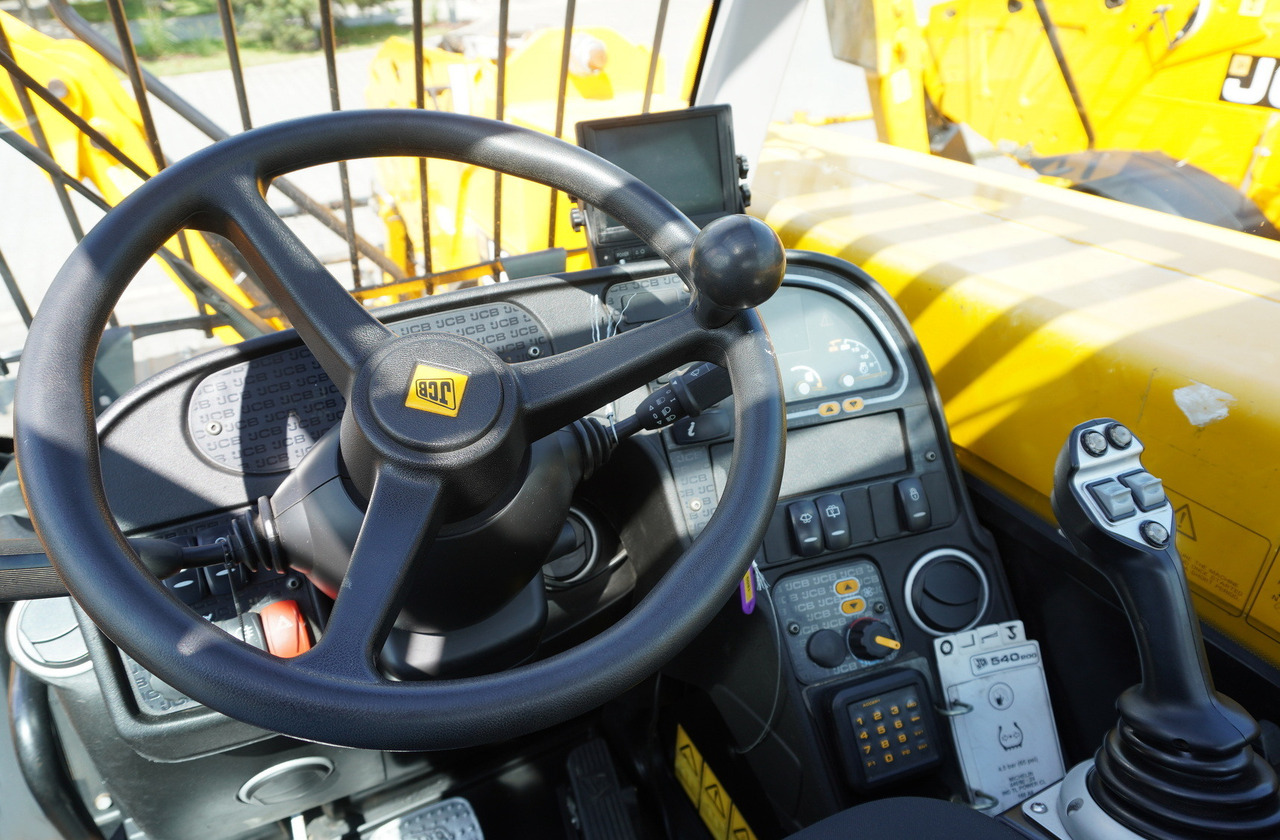 JCB 540-200 Telescopic Loader / 20 m reach / joystick / 2 units - Teleskopik tekerlekli yükleyici: fotoğraf 4 JCB 540-200 Telescopic Loader / 20 m reach / joystick / 2 units - Teleskopik tekerlekli yükleyici: fotoğraf 4