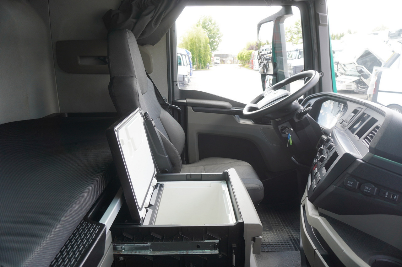 Tenteli kamyon MAN TGX 18.470 / 2022 / Curtainsider 19 EPAL / Retarder / 15 units: fotoğraf 27