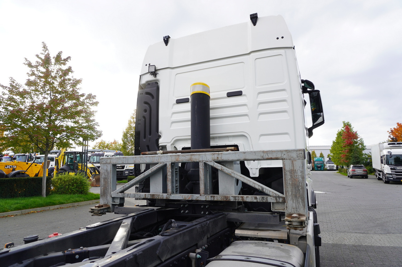 MAN TGX 26.470 6x2 COINTAINERKIPPER HYVA HIRMSCHLING / 200 tho. km! - Konteynır taşıyıcı/ Yedek karoser kamyon: fotoğraf 5 MAN TGX 26.470 6x2 COINTAINERKIPPER HYVA HIRMSCHLING / 200 tho. km! - Konteynır taşıyıcı/ Yedek karoser kamyon: fotoğraf 5