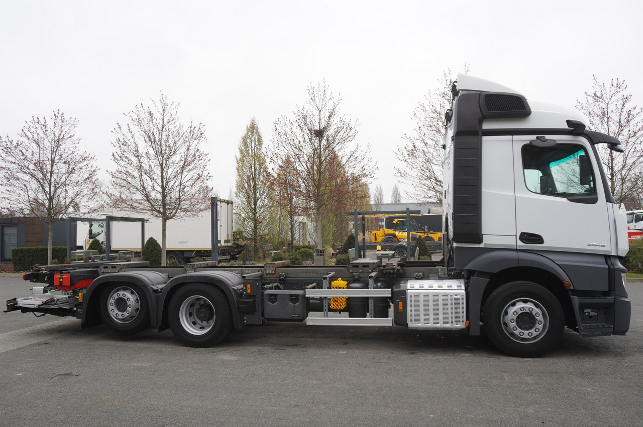 MERCEDES-BENZ Actros 2545 6×2 MP5 / ADR / several units - Konteynır taşıyıcı/ Yedek karoser kamyon: fotoğraf 2 MERCEDES-BENZ Actros 2545 6×2 MP5 / ADR / several units - Konteynır taşıyıcı/ Yedek karoser kamyon: fotoğraf 2