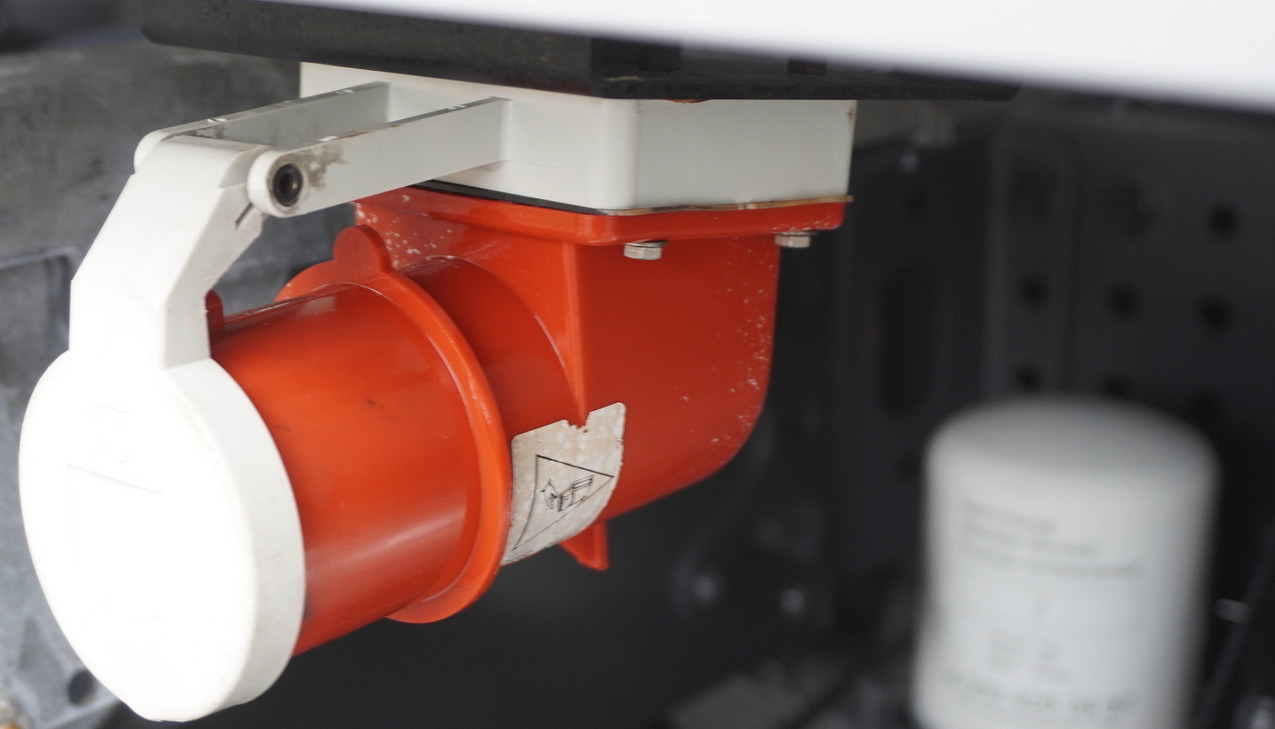 MERCEDES-BENZ Actros 2545 MP5 / Lecapitaine 18 EPAL refrigerator / Bitemperature / Carrier Supra 850 MT / ADR AT finansal kiralama MERCEDES-BENZ Actros 2545 MP5 / Lecapitaine 18 EPAL refrigerator / Bitemperature / Carrier Supra 850 MT / ADR AT: fotoğraf 8