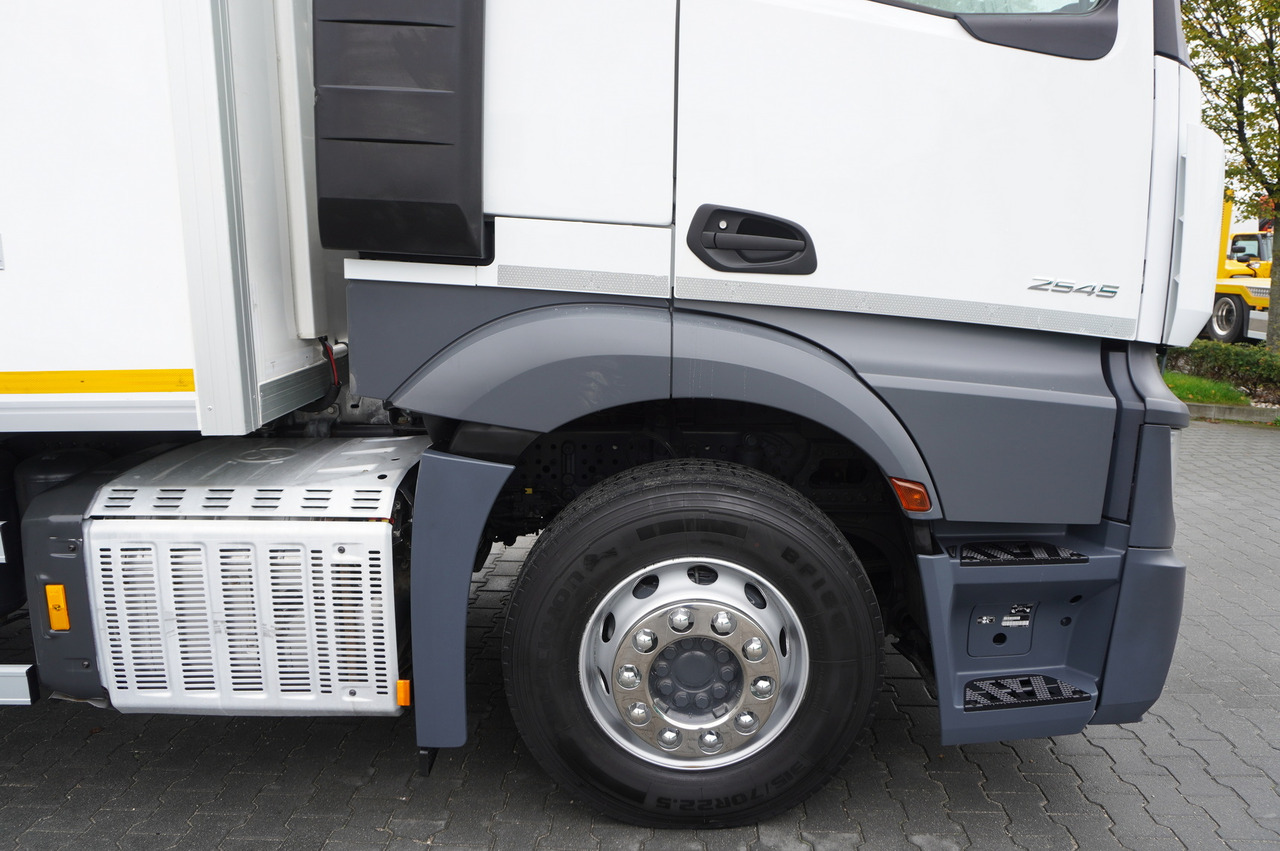 MERCEDES-BENZ Actros 2545 MP5 / Lecapitaine 18 EPAL refrigerator / Bitemperature / Carrier Supra 850 MT / ADR AT finansal kiralama MERCEDES-BENZ Actros 2545 MP5 / Lecapitaine 18 EPAL refrigerator / Bitemperature / Carrier Supra 850 MT / ADR AT: fotoğraf 15
