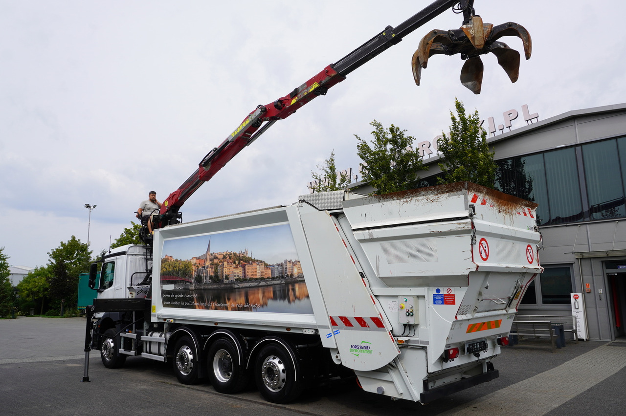 MERCEDES-BENZ Antos 3240 8x2 / Tajfun 5T crane / Farid Industries garbage truck/ 3 steered axles - Çöp kamyonu: fotoğraf 2 MERCEDES-BENZ Antos 3240 8x2 / Tajfun 5T crane / Farid Industries garbage truck/ 3 steered axles - Çöp kamyonu: fotoğraf 2