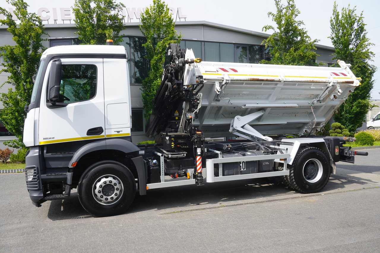 Damperli kamyon, Vinçli kamyon MERCEDES-BENZ Arocs 1833 / 87,000 km!!! / Hds HIAB X-DUO 128 B-2 / three-sided tipper: fotoğraf 15