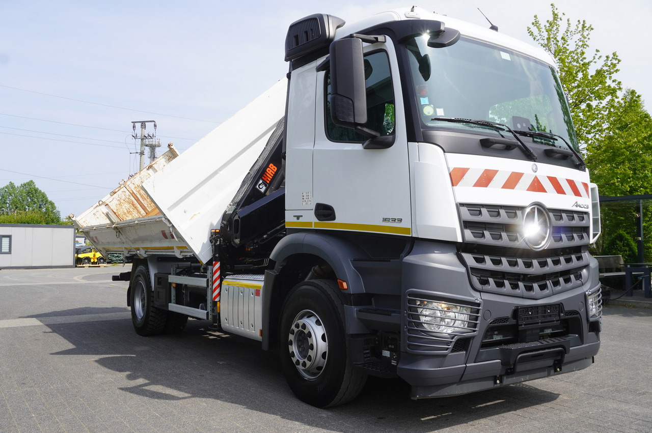 Damperli kamyon, Vinçli kamyon MERCEDES-BENZ Arocs 1833 / 87,000 km!!! / Hds HIAB X-DUO 128 B-2 / three-sided tipper: fotoğraf 16
