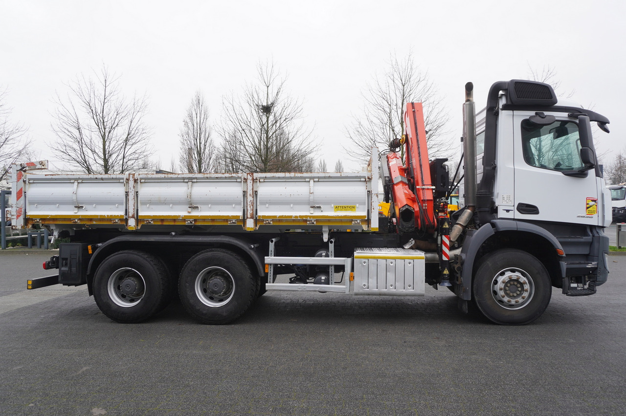 MERCEDES-BENZ Arocs 2636 6x4 / 2-way tipper / Fassi F135A.0.23 / remote control / Rotator - Vinçli kamyon: fotoğraf 3 MERCEDES-BENZ Arocs 2636 6x4 / 2-way tipper / Fassi F135A.0.23 / remote control / Rotator - Vinçli kamyon: fotoğraf 3