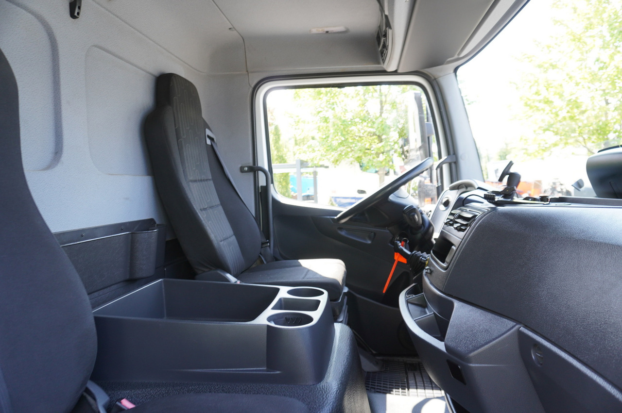 Kapalı kasa kamyon MERCEDES-BENZ Atego 1318 E6 / 20 pallet container / lift / 90 thousand km !!!: fotoğraf 14