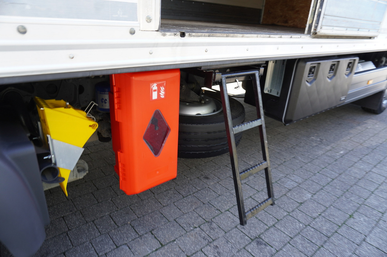 Kapalı kasa kamyon MERCEDES-BENZ Atego 1318 E6 / 20 pallet container / lift / 90 thousand km !!!: fotoğraf 22