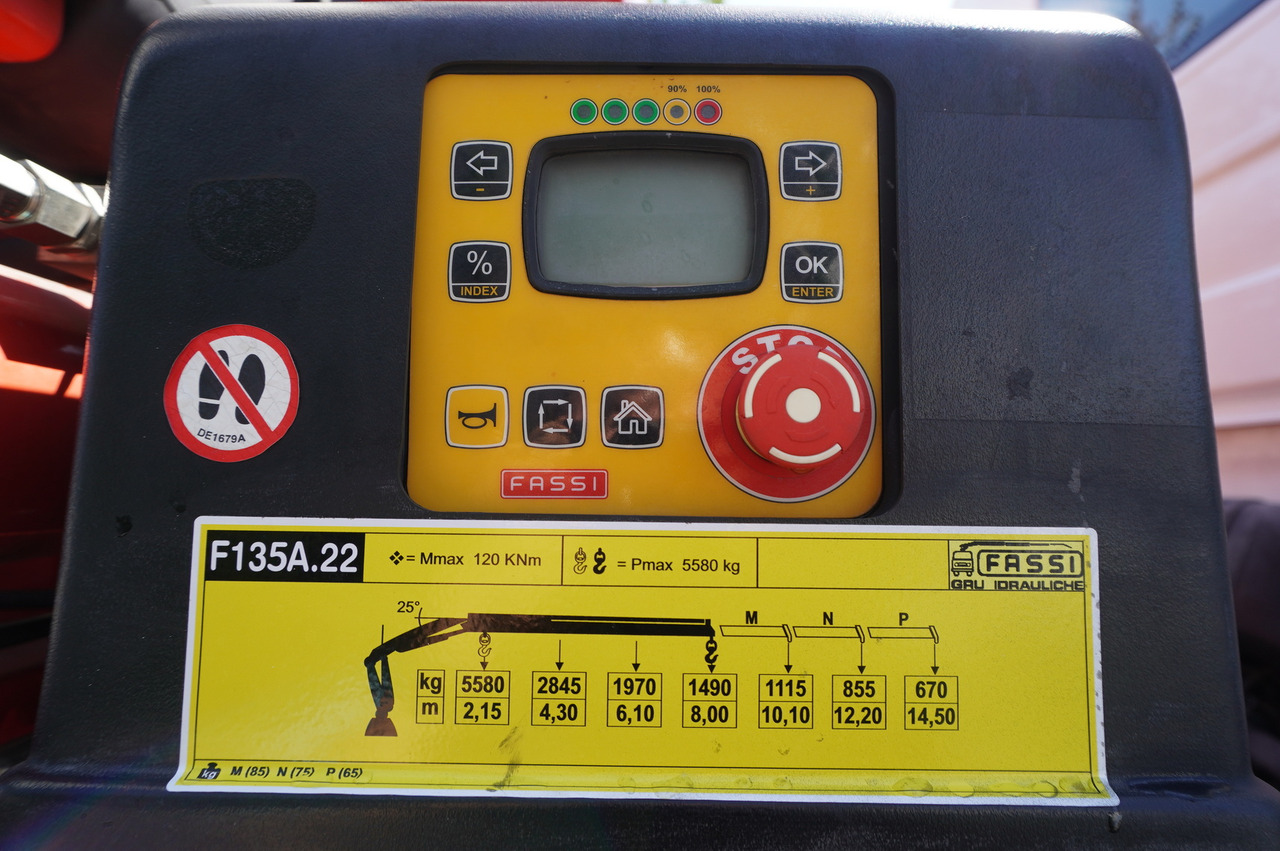 Sal/ Açık kasa kamyon, Vinçli kamyon RENAULT C280 DTI 8 / FASSI crane 5.6 T / range 8 m / Flatbed 15 EPAL: fotoğraf 7 Sal/ Açık kasa kamyon, Vinçli kamyon RENAULT C280 DTI 8 / FASSI crane 5.6 T / range 8 m / Flatbed 15 EPAL: fotoğraf 7