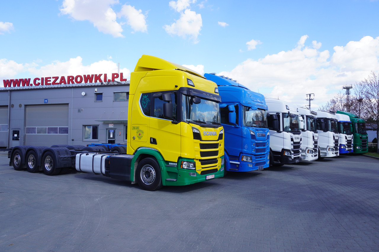 SCANIA R650 V8 / 650 HP/ frame 8.8 m / steered 4th axis / 20 units - Vinçli kamyon: fotoğraf 1 SCANIA R650 V8 / 650 HP/ frame 8.8 m / steered 4th axis / 20 units - Vinçli kamyon: fotoğraf 1