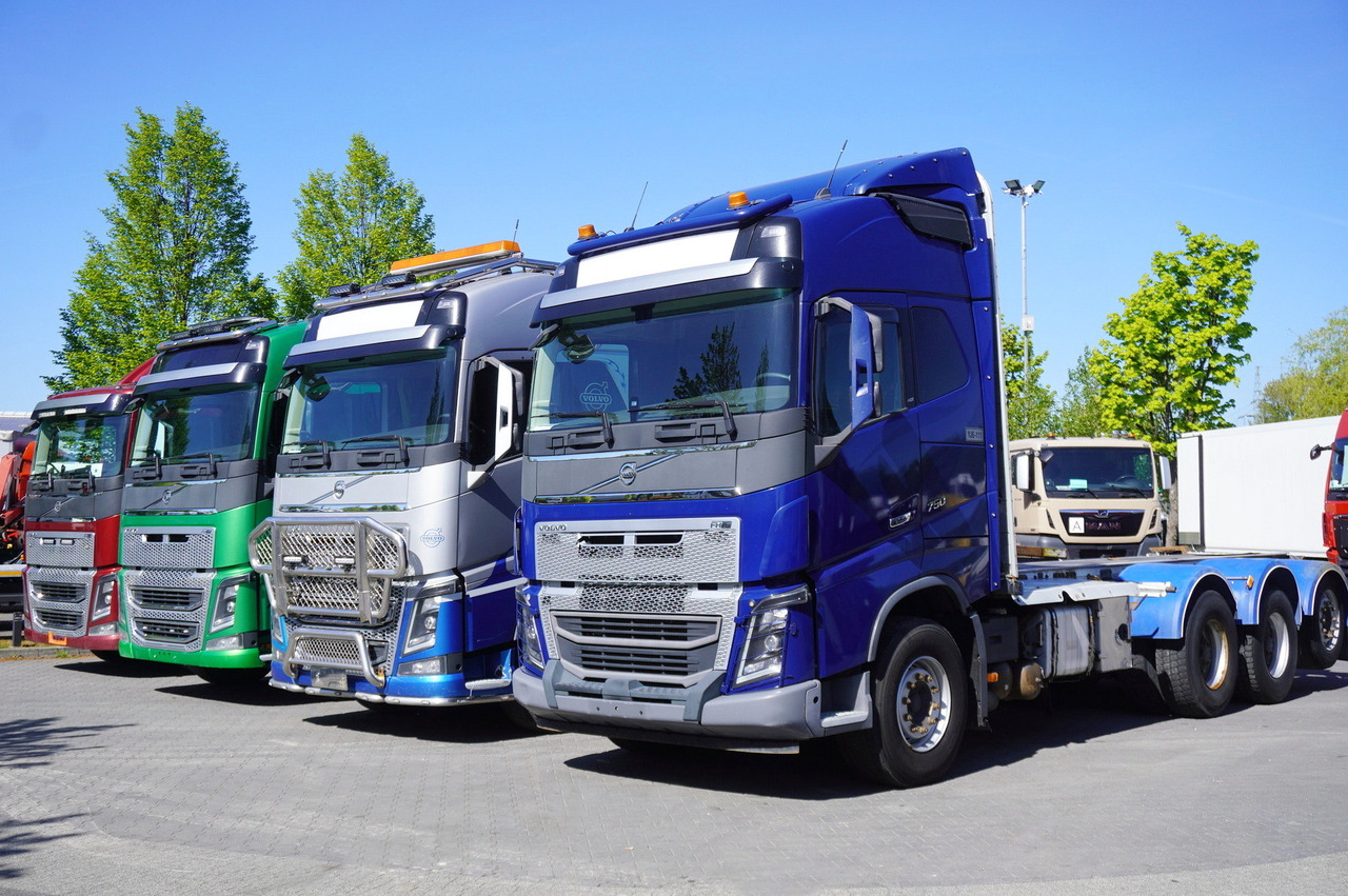 VOLVO FH16 750 / 750 HP! / chassis / 4 units 8x4 - Vinçli kamyon: fotoğraf 1 VOLVO FH16 750 / 750 HP! / chassis / 4 units 8x4 - Vinçli kamyon: fotoğraf 1