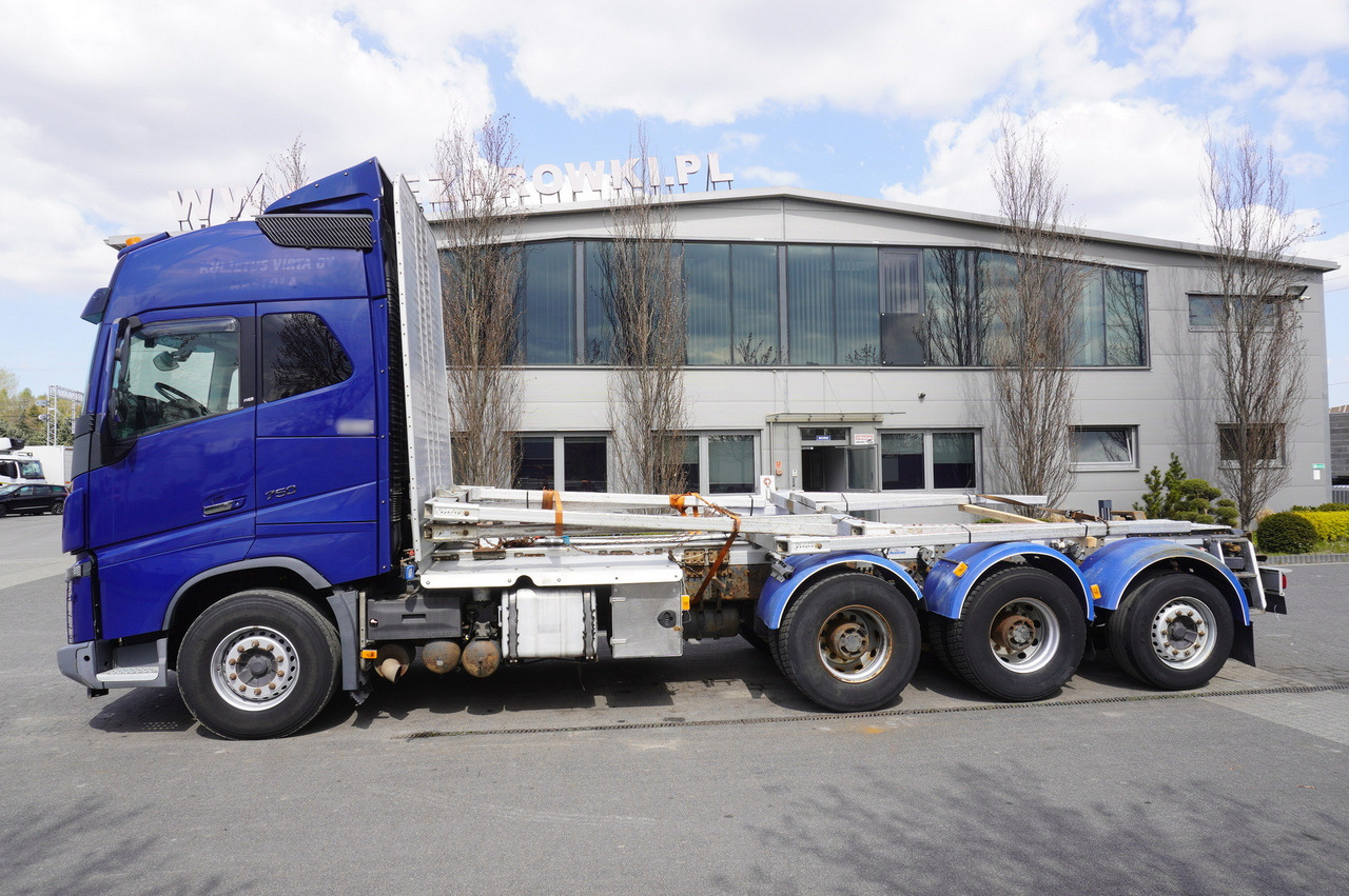 VOLVO FH16 750 8x4 / 750 HP! / 20 t load capacity / stanchion superstructure - Vinçli kamyon: fotoğraf 5 VOLVO FH16 750 8x4 / 750 HP! / 20 t load capacity / stanchion superstructure - Vinçli kamyon: fotoğraf 5