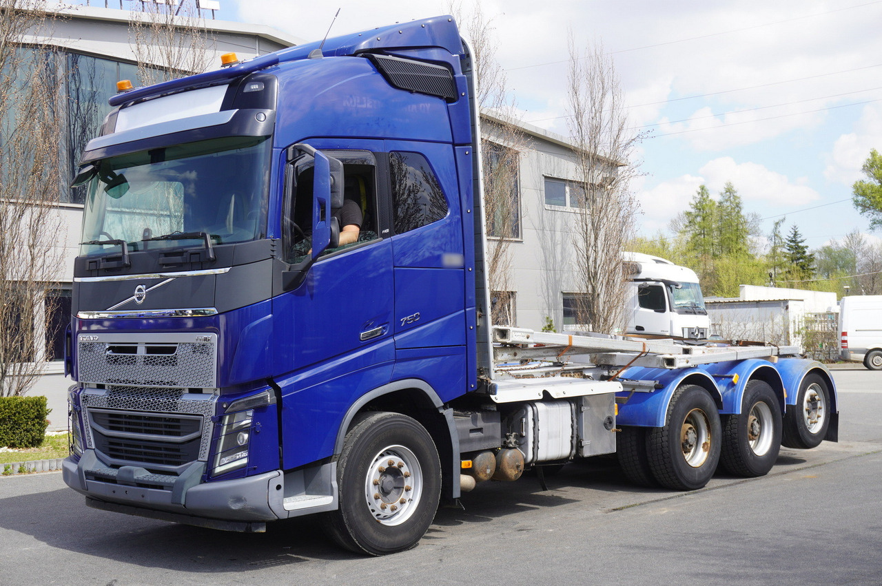 VOLVO FH16 750 8x4 / 750 HP! / 20 t load capacity / stanchion superstructure - Vinçli kamyon: fotoğraf 1 VOLVO FH16 750 8x4 / 750 HP! / 20 t load capacity / stanchion superstructure - Vinçli kamyon: fotoğraf 1
