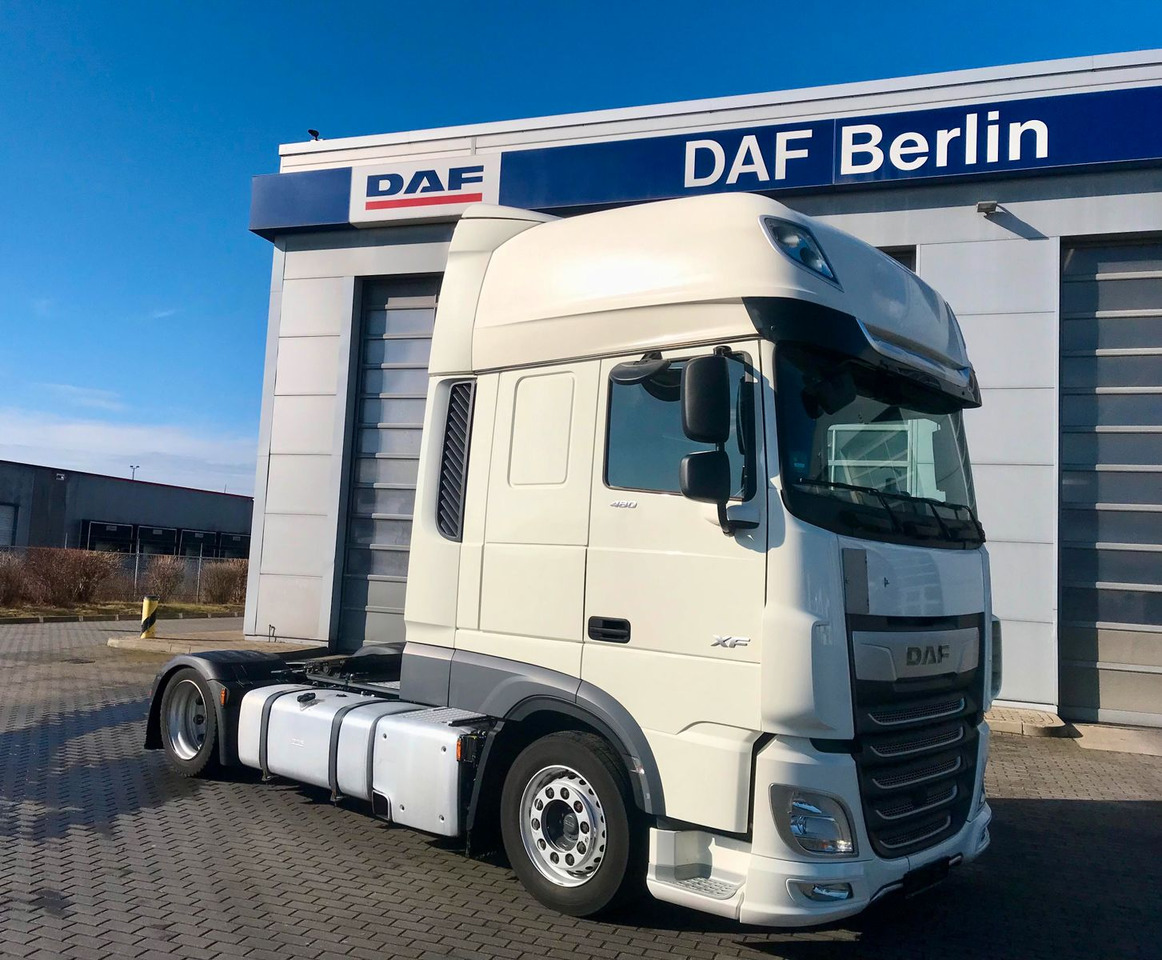DAF XF 480 FT SSC Low Deck Standklima MX-EngineBrake - Çekici: fotoğraf 1 DAF XF 480 FT SSC Low Deck Standklima MX-EngineBrake - Çekici: fotoğraf 1
