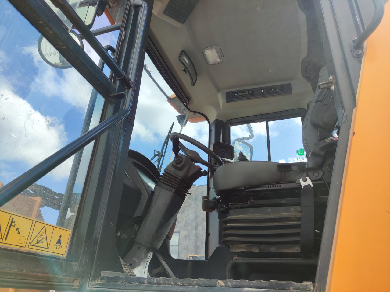 HYUNDAI HL955 - Tekerlekli yükleyici: fotoğraf 5 HYUNDAI HL955 - Tekerlekli yükleyici: fotoğraf 5