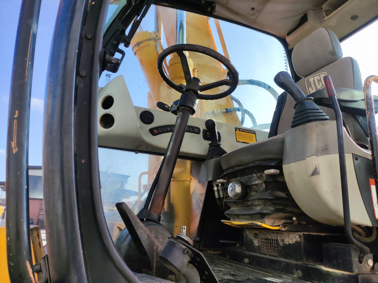 JCB JS145W - Tekerlekli ekskavatör: fotoğraf 5 JCB JS145W - Tekerlekli ekskavatör: fotoğraf 5