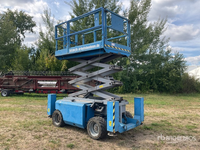 2007 Genie GS2668RT 4x4 Diesel Scissor Lift - Makasli platform: fotoğraf 4 2007 Genie GS2668RT 4x4 Diesel Scissor Lift - Makasli platform: fotoğraf 4