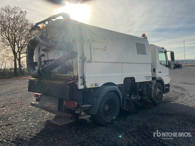 2013 Mercedes-Benz 1324 4x2 Sweeper Truck - Yol süpürme aracı: fotoğraf 4 2013 Mercedes-Benz 1324 4x2 Sweeper Truck - Yol süpürme aracı: fotoğraf 4