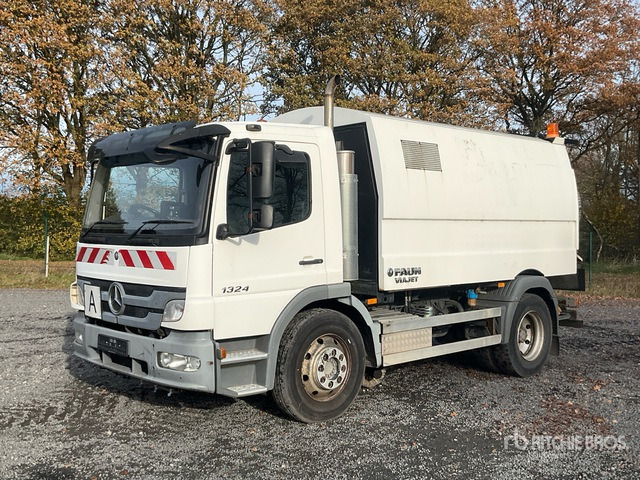 2013 Mercedes-Benz 1324 4x2 Sweeper Truck - Yol süpürme aracı: fotoğraf 2 2013 Mercedes-Benz 1324 4x2 Sweeper Truck - Yol süpürme aracı: fotoğraf 2