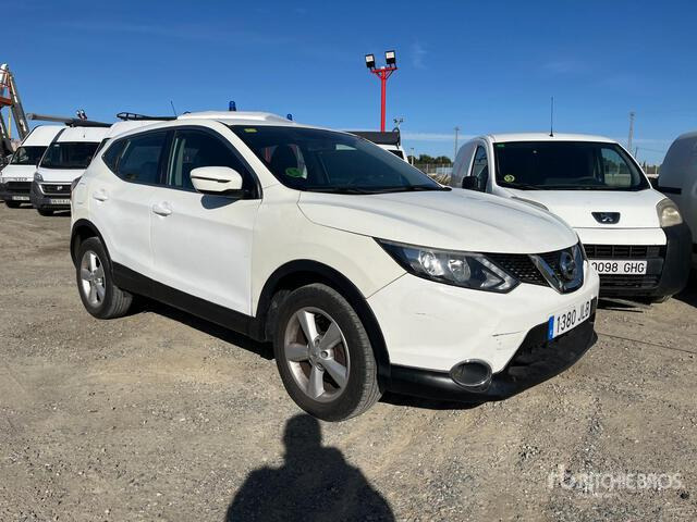 2015 Nissan Qashqai 4WD SUV - SUV: fotoğraf 2 2015 Nissan Qashqai 4WD SUV - SUV: fotoğraf 2