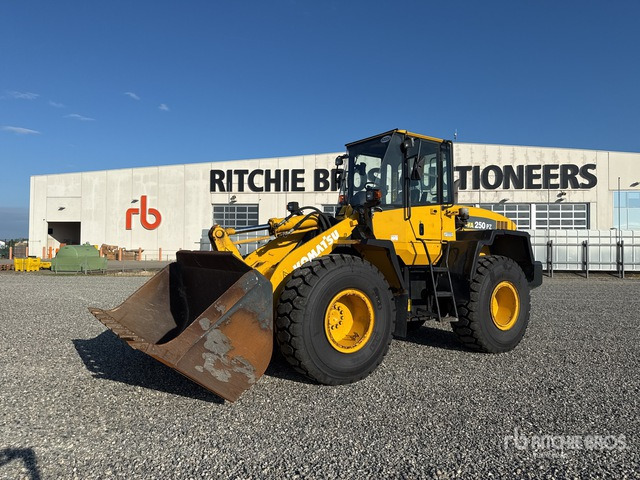 2003 Komatsu WA250-5 Pala gommata - Tekerlekli yükleyici: fotoğraf 2 2003 Komatsu WA250-5 Pala gommata - Tekerlekli yükleyici: fotoğraf 2