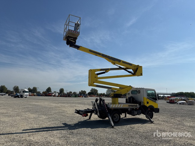 2011 Nissan Cabstar 2011 Socage DA320 20 m on Bucket Truck - Araç üzerine platform: fotoğraf 3 2011 Nissan Cabstar 2011 Socage DA320 20 m on Bucket Truck - Araç üzerine platform: fotoğraf 3