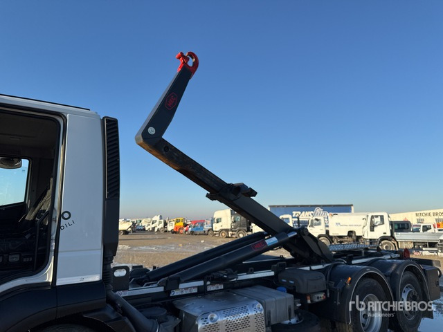 2014 Iveco Stralis 450 6x2 Roll-Off Truck - Kancalı yükleyici kamyon: fotoğraf 5 2014 Iveco Stralis 450 6x2 Roll-Off Truck - Kancalı yükleyici kamyon: fotoğraf 5