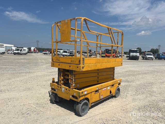2015 Haulotte Compact 12 Electric (Inoperable) Scissor Lift - Makasli platform: fotoğraf 4 2015 Haulotte Compact 12 Electric (Inoperable) Scissor Lift - Makasli platform: fotoğraf 4