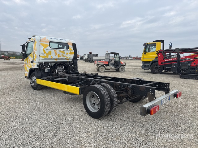2015 Mitsubishi Fuso Canter 7C18 4x2 Cab and Chassis - Şasi kamyon: fotoğraf 3 2015 Mitsubishi Fuso Canter 7C18 4x2 Cab and Chassis - Şasi kamyon: fotoğraf 3
