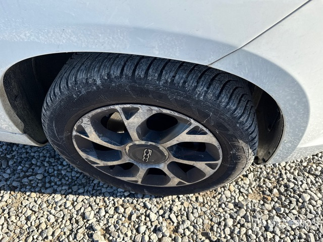 Binek araba 2017 Fiat 500L Automobile: fotoğraf 6