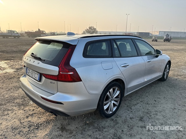 2021 Volvo V60 SW B4 D AUTOM. MOMENTUM BUSINESS Station Wagon - Station wagon: fotoğraf 4 2021 Volvo V60 SW B4 D AUTOM. MOMENTUM BUSINESS Station Wagon - Station wagon: fotoğraf 4