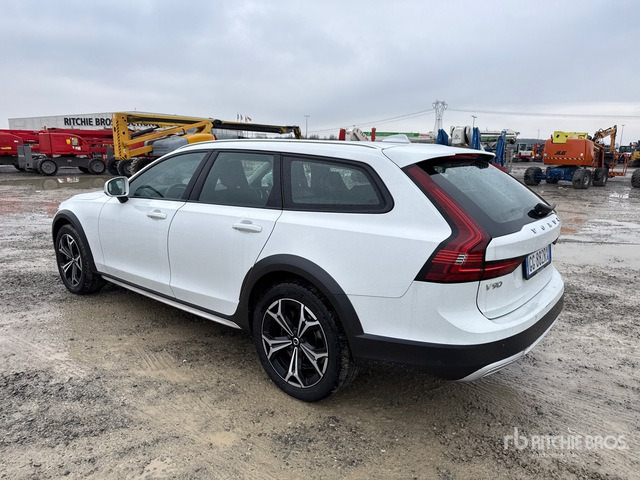 2021 Volvo V90 CROSS COUNTRY SW B4 D AUTO CC P ... Station Wagon - Station wagon: fotoğraf 2 2021 Volvo V90 CROSS COUNTRY SW B4 D AUTO CC P ... Station Wagon - Station wagon: fotoğraf 2