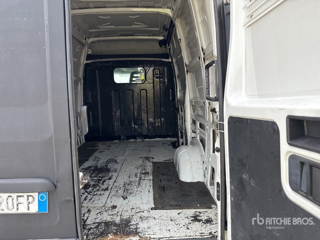 Iveco Daily 29L12 Autocarro furgonato - Panelvan: fotoğraf 4 Iveco Daily 29L12 Autocarro furgonato - Panelvan: fotoğraf 4