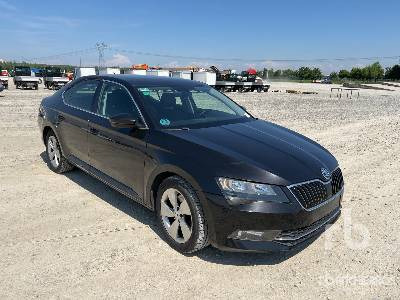 SKODA SUPERB - Binek araba: fotoğraf 4 SKODA SUPERB - Binek araba: fotoğraf 4