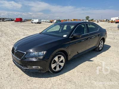 SKODA SUPERB - Binek araba: fotoğraf 1 SKODA SUPERB - Binek araba: fotoğraf 1