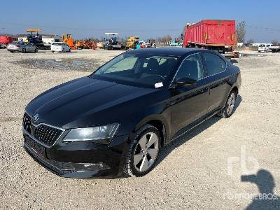 SKODA SUPERB - Binek araba: fotoğraf 2 SKODA SUPERB - Binek araba: fotoğraf 2