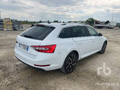 SKODA SUPERB WAGON 2.0 TDI EVO 150CV EXECUTIVE - Binek araba: fotoğraf 3 SKODA SUPERB WAGON 2.0 TDI EVO 150CV EXECUTIVE - Binek araba: fotoğraf 3