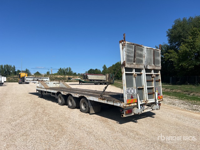1977 Titan T32S3 Tri/A Semi-Remorque Porte-Engin ... Lowboy Trailer - Alçak çerçeveli platform dorse: fotoğraf 4 1977 Titan T32S3 Tri/A Semi-Remorque Porte-Engin ... Lowboy Trailer - Alçak çerçeveli platform dorse: fotoğraf 4