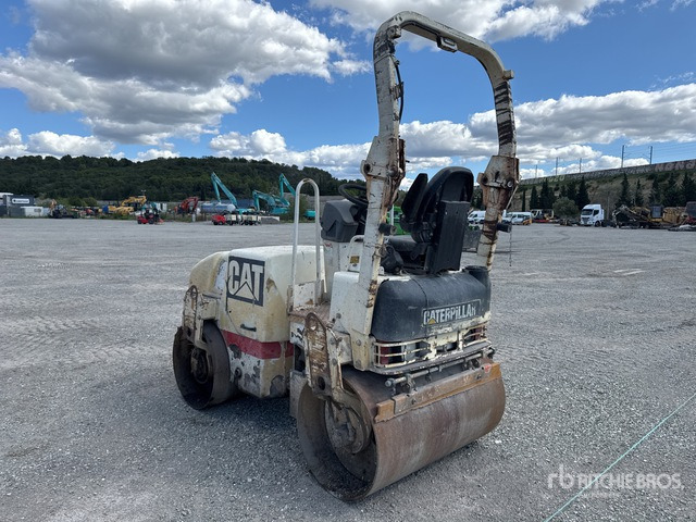 2007 Cat CB224E Compacteur Vibrant Tandem (Inop ... Double Drum Roller - Yol silindiri: fotoğraf 3 2007 Cat CB224E Compacteur Vibrant Tandem (Inop ... Double Drum Roller - Yol silindiri: fotoğraf 3