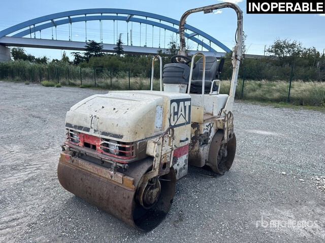 2007 Cat CB224E Compacteur Vibrant Tandem (Inop ... Double Drum Roller - Yol silindiri: fotoğraf 1 2007 Cat CB224E Compacteur Vibrant Tandem (Inop ... Double Drum Roller - Yol silindiri: fotoğraf 1