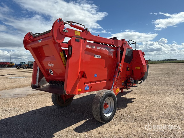 2015 Kuhn Altor 5070M Pailleuse Distributrice Livestock Feeder - Yem mikseri: fotoğraf 4 2015 Kuhn Altor 5070M Pailleuse Distributrice Livestock Feeder - Yem mikseri: fotoğraf 4