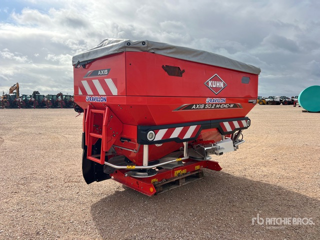 2018 Kuhn Axis 50.2 M-EMC-W 36 m 3-Point 5000 L Epandeur A ... Fertilizer Spreader - Gübre serpme makinesi: fotoğraf 3 2018 Kuhn Axis 50.2 M-EMC-W 36 m 3-Point 5000 L Epandeur A ... Fertilizer Spreader - Gübre serpme makinesi: fotoğraf 3