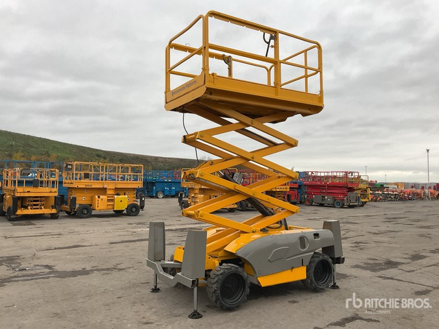 2014 Haulotte Compact 10DX 4x4 Diesel Scissor Lift - Makasli platform: fotoğraf 1 2014 Haulotte Compact 10DX 4x4 Diesel Scissor Lift - Makasli platform: fotoğraf 1