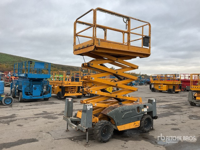 2014 Haulotte Compact 12DX 4x4 Diesel Scissor Lift - Makasli platform: fotoğraf 2 2014 Haulotte Compact 12DX 4x4 Diesel Scissor Lift - Makasli platform: fotoğraf 2