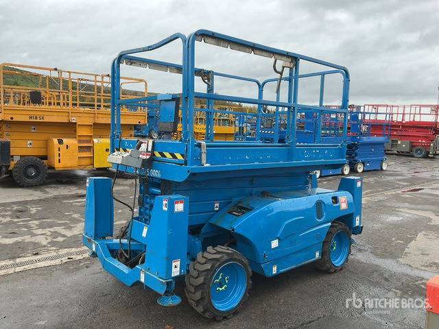2014 Haulotte Compact 12DX 4x4 Diesel Scissor Lift - Makasli platform: fotoğraf 4 2014 Haulotte Compact 12DX 4x4 Diesel Scissor Lift - Makasli platform: fotoğraf 4