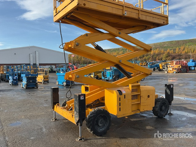 2014 Haulotte H12SDX 4x4 Diesel Scissor Lift - Makasli platform: fotoğraf 5 2014 Haulotte H12SDX 4x4 Diesel Scissor Lift - Makasli platform: fotoğraf 5