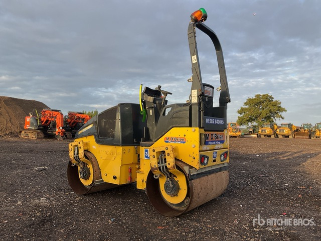2015 Bomag 120AD-5 Double Drum Roller - Silindir makinesi: fotoğraf 4 2015 Bomag 120AD-5 Double Drum Roller - Silindir makinesi: fotoğraf 4